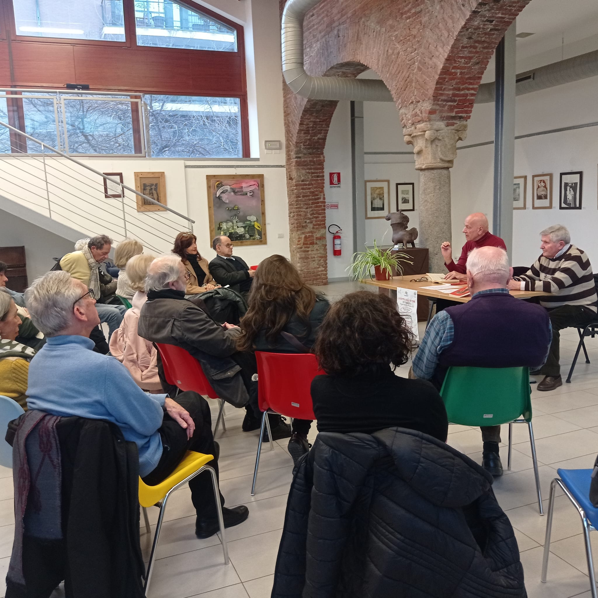Scopri di più sull'articolo <strong>SECONDA TAPPA DEL PROGETTO “INCONTRO L’AUTORE”</strong>